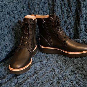 NIB Dr Scholl’s Black Local Boot 9M